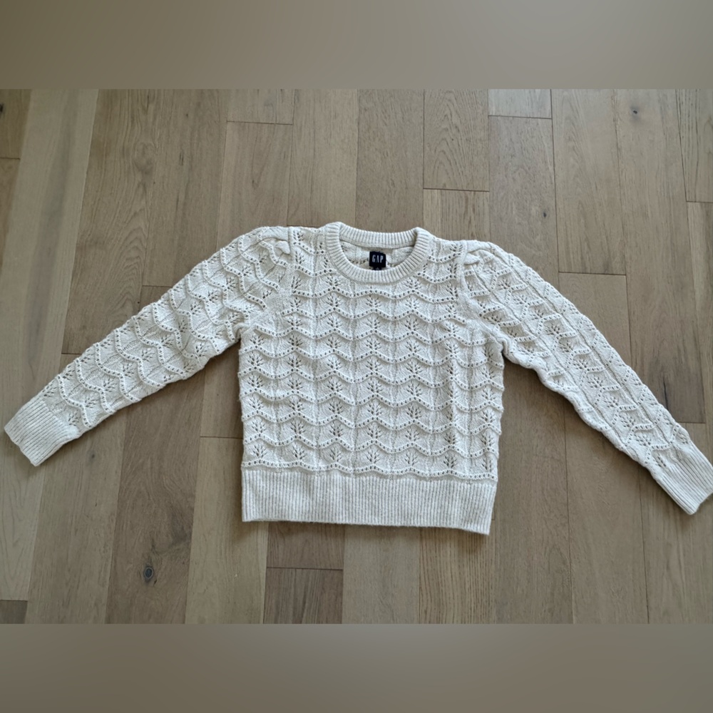 GAP petite eyelet sweater size M